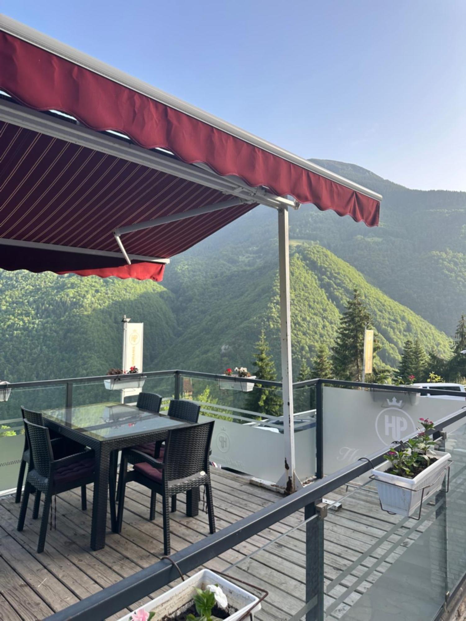 Hotel Panorama Rugove Peje Buitenkant foto