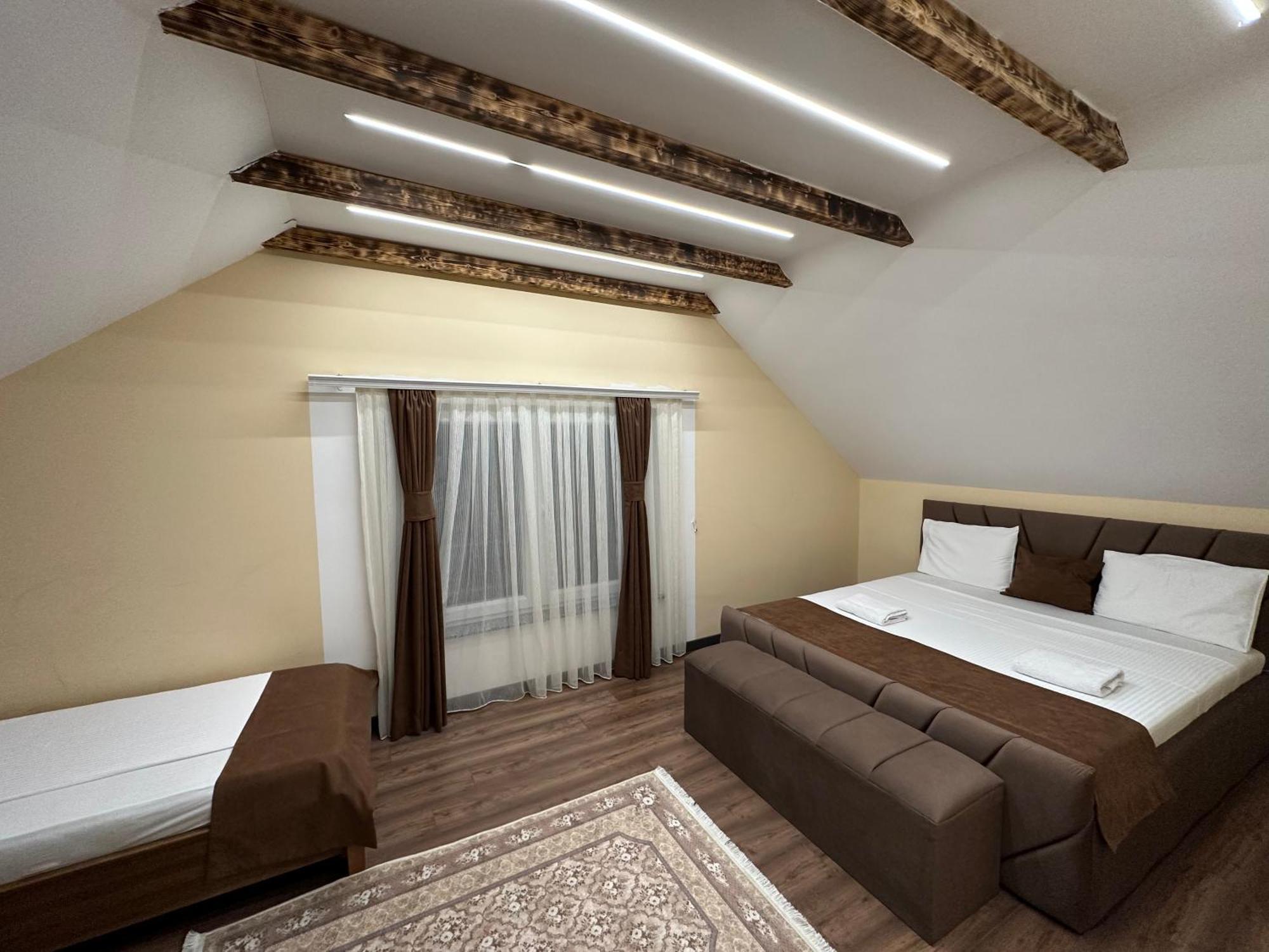 Hotel Panorama Rugove Peje Buitenkant foto