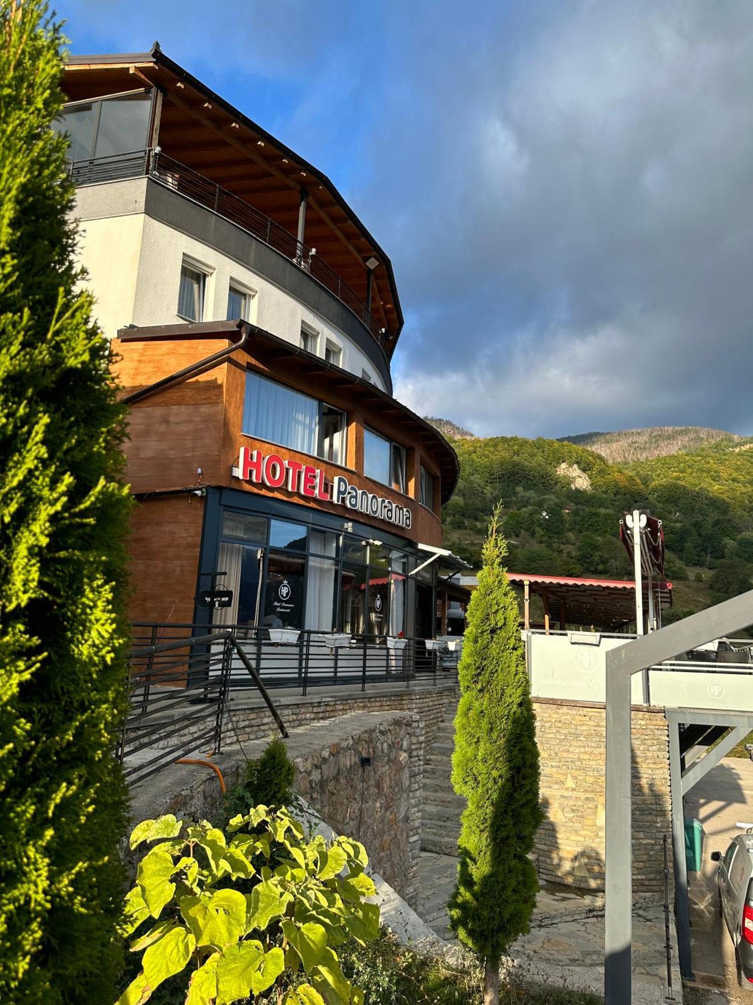 Hotel Panorama Rugove Peje Buitenkant foto