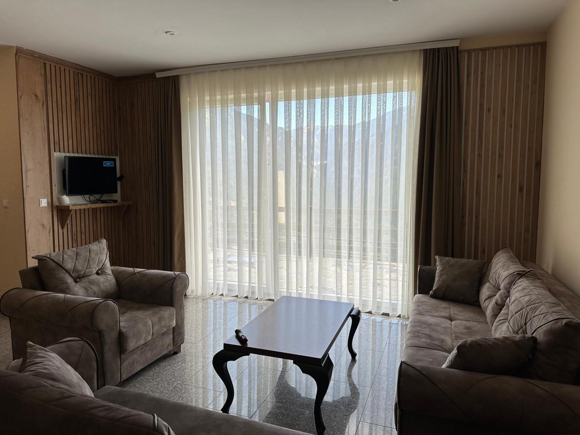 Hotel Panorama Rugove Peje Buitenkant foto